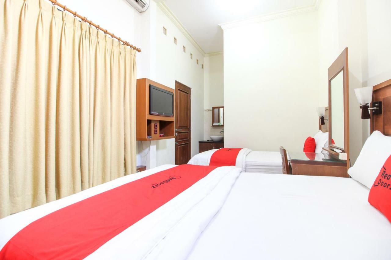 Reddoorz Plus @ Tegal Panggung Jogjacarta Exterior foto