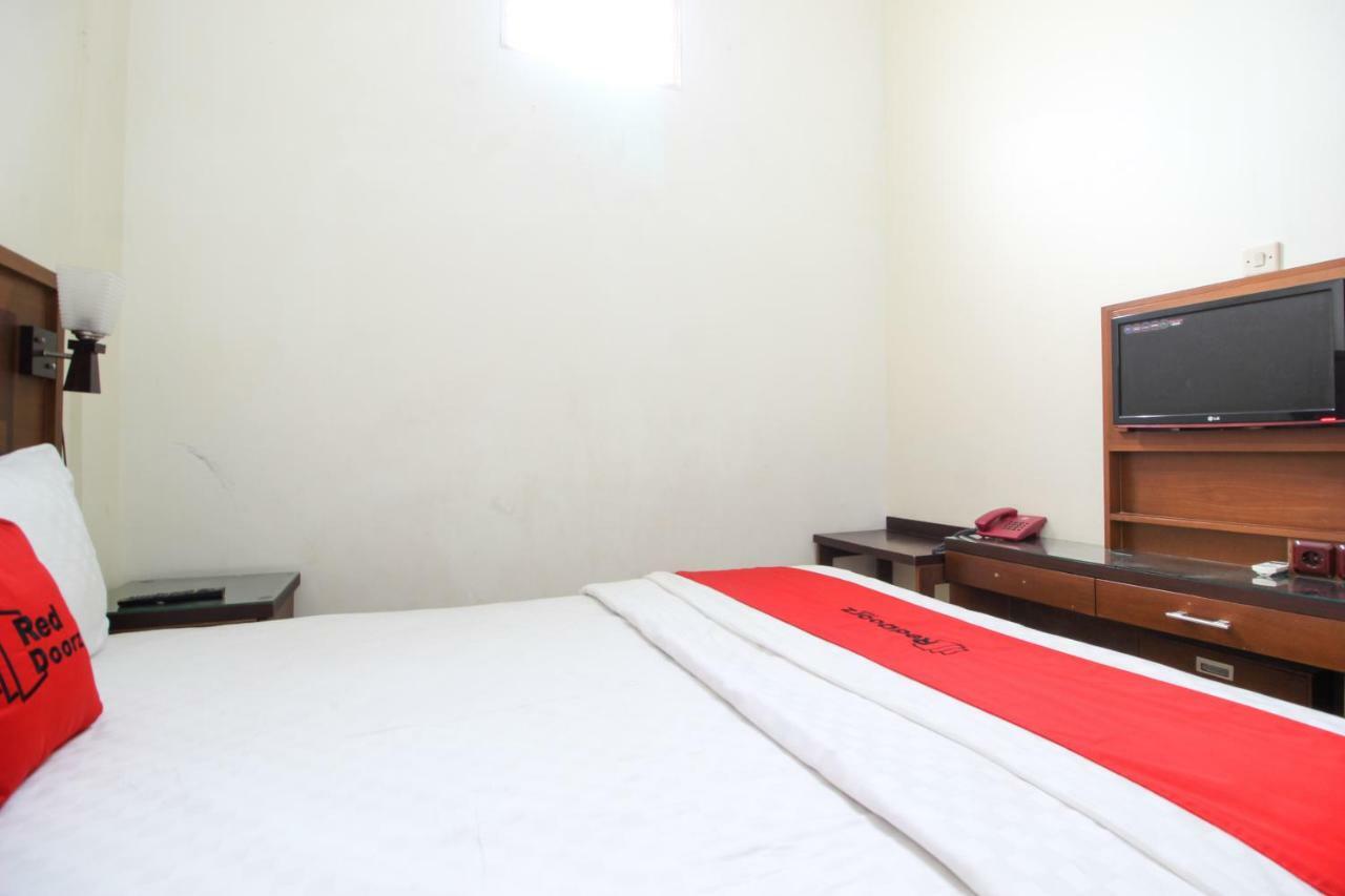 Reddoorz Plus @ Tegal Panggung Jogjacarta Exterior foto