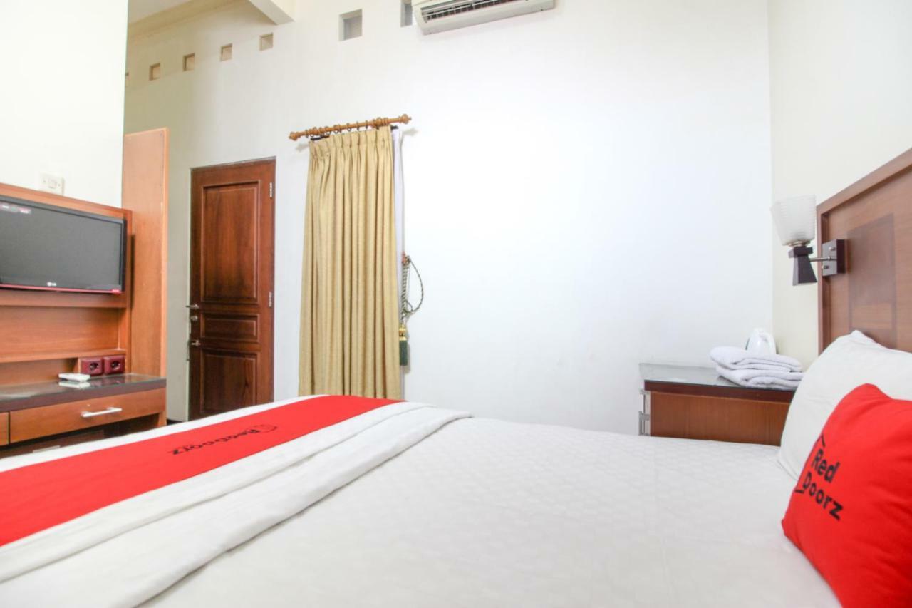 Reddoorz Plus @ Tegal Panggung Jogjacarta Exterior foto