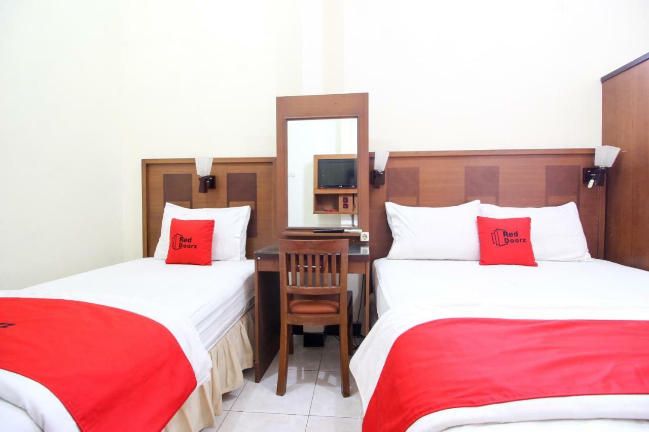 Reddoorz Plus @ Tegal Panggung Jogjacarta Exterior foto