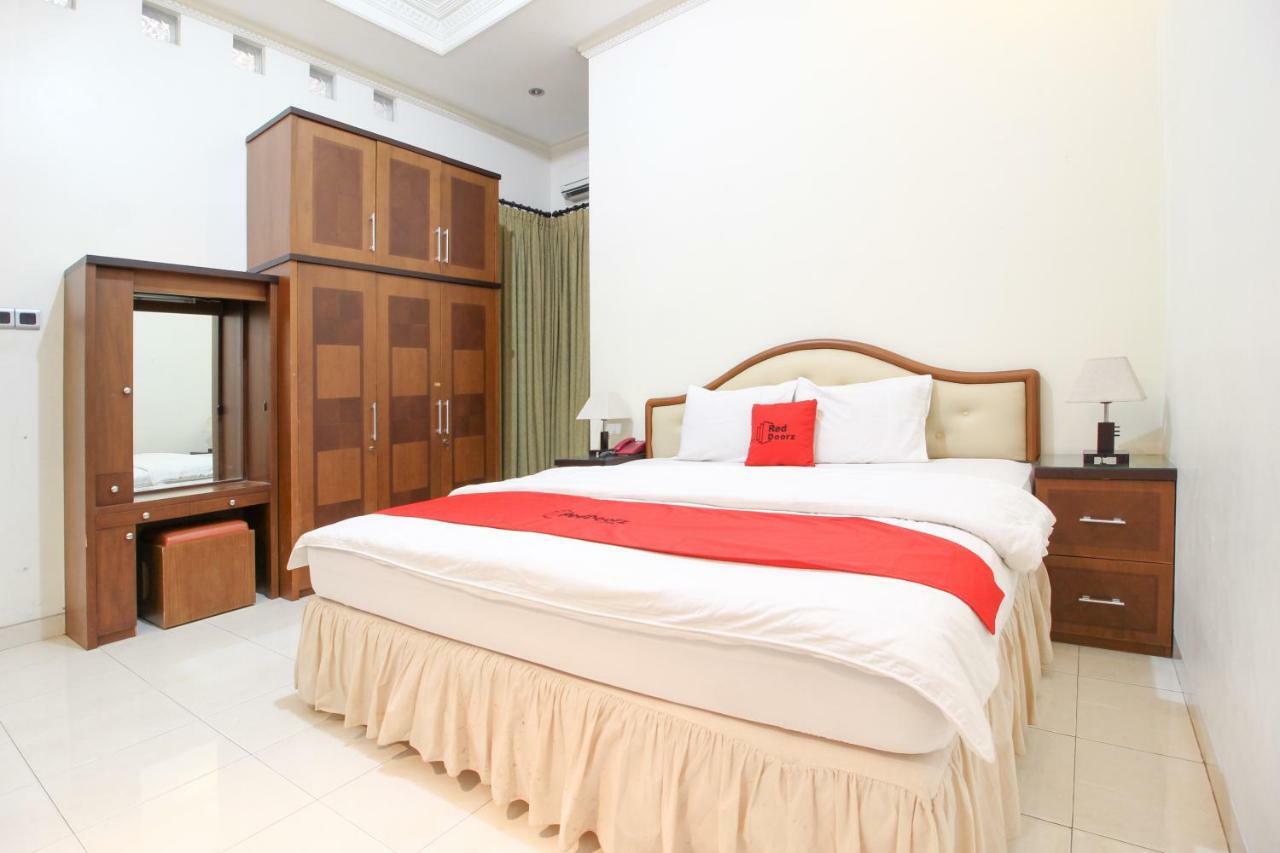Reddoorz Plus @ Tegal Panggung Jogjacarta Exterior foto
