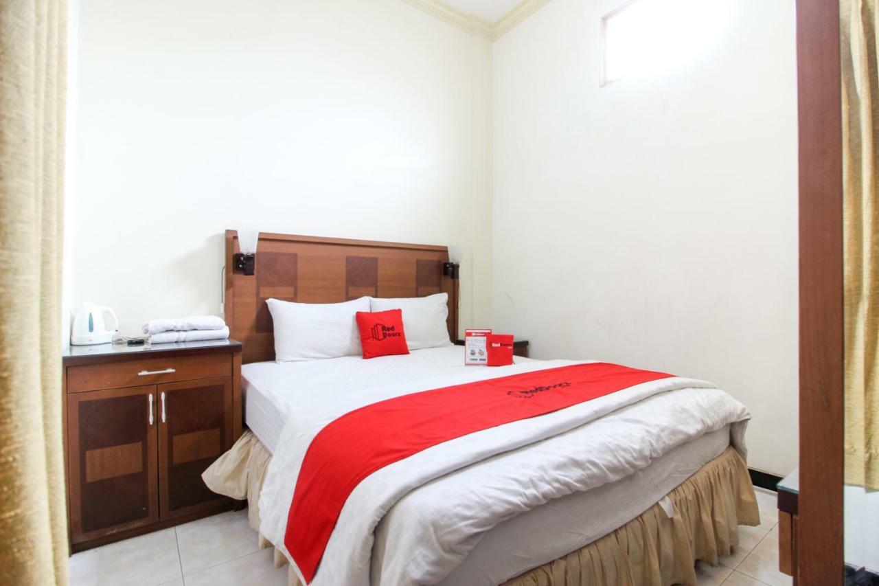 Reddoorz Plus @ Tegal Panggung Jogjacarta Exterior foto